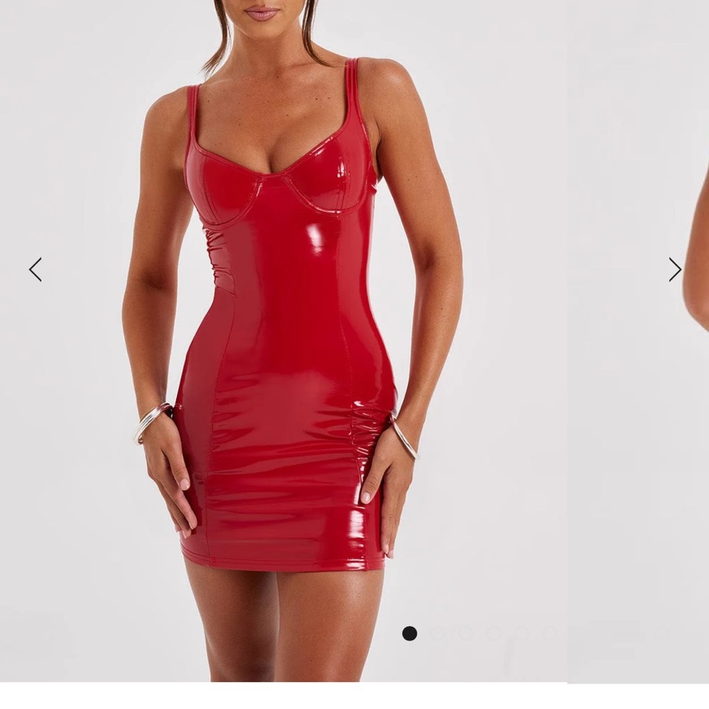 Red Sweetheart Neckline Sleeveless Mini Dress